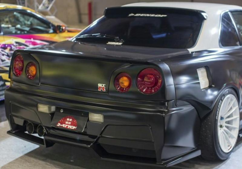 URAS Official Web Site / R34 SKYLINE 2Dr 3piece Split wing